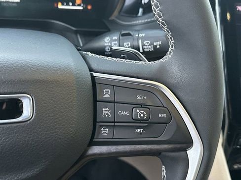 Used 2023 Jeep Grand Cherokee 4WD 4xe w/ Luxury Tech Group II image 32