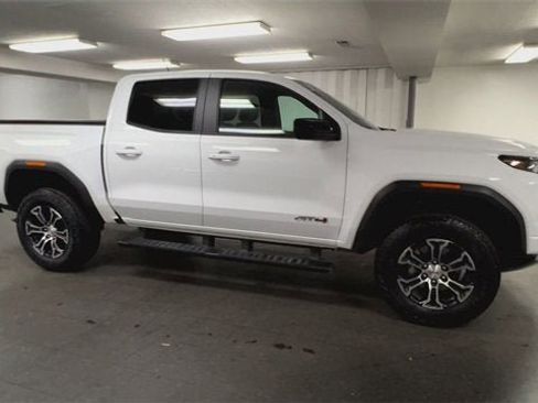 Certified 2024 GMC Canyon AT4 image 2