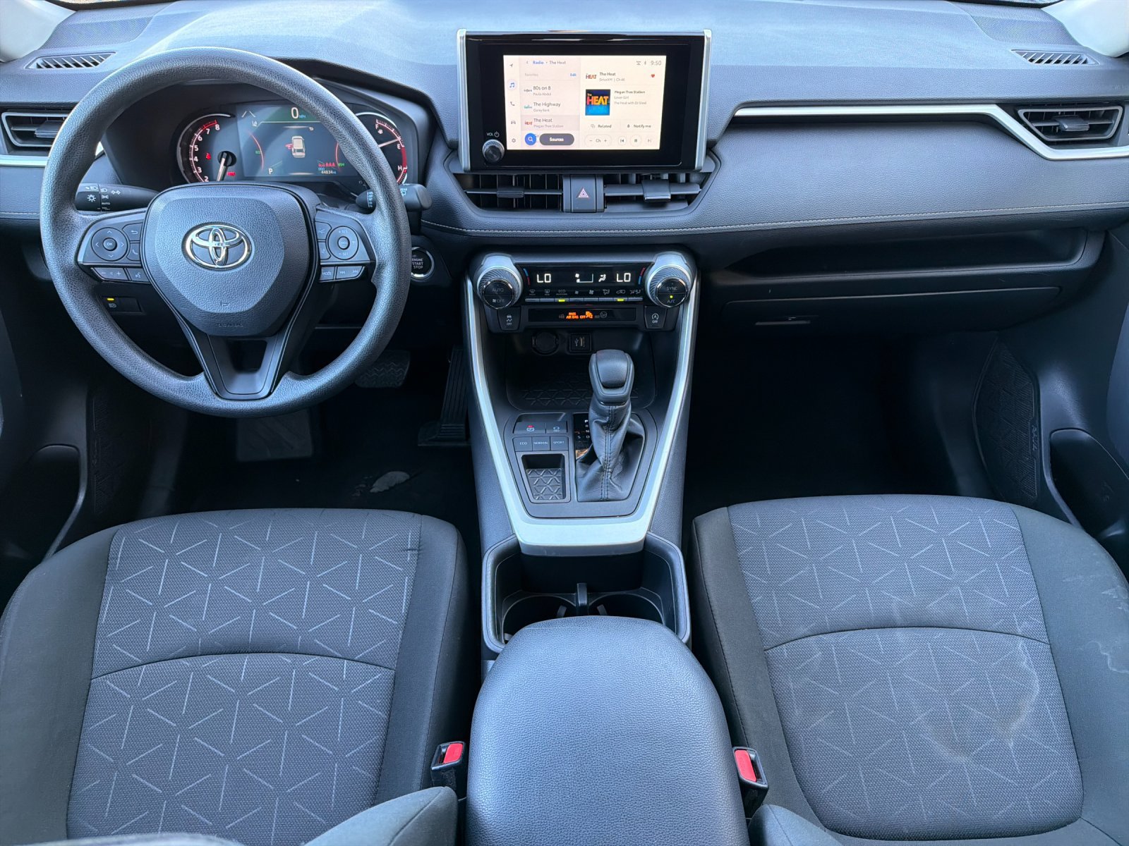Used 2025 Toyota RAV4 XLE FWD image 14