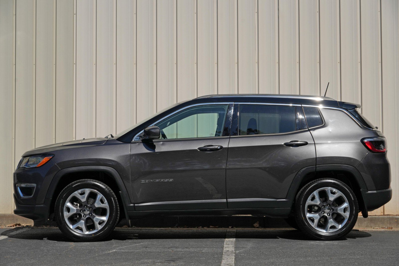 Used 2017 Jeep Compass Limited AWD/4WD image 8