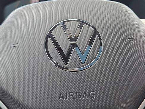 Used 2024 Volkswagen Tiguan SE R-Line w/ MDO Package, Three-Row FWD image 25