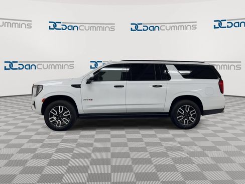 Used 2022 GMC Yukon XL AT4 AWD/4WD image 5