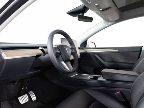 Used 2023 Tesla Model Y Long Range image 13