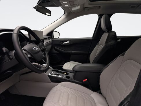 Used 2024 Ford Escape Platinum w/ Premium Technology Package image 9