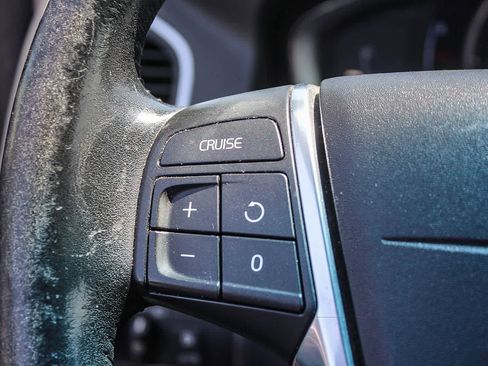 Used 2016 Volvo XC60 T5 Premier w/ Proximity Package FWD image 28
