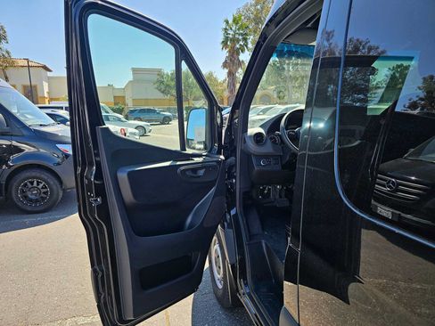 Used 2024 Mercedes-Benz Sprinter 3500 image 20