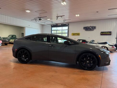 Used 2024 Toyota Prius Prime SE image 7