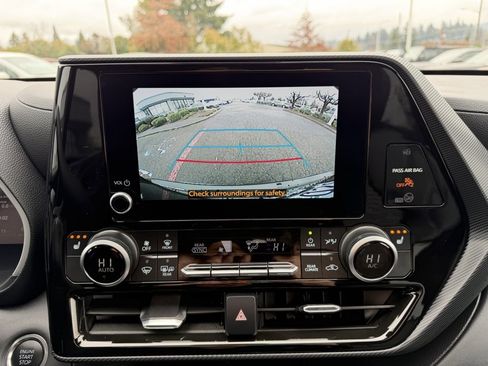 Used 2025 Toyota Highlander XSE image 22