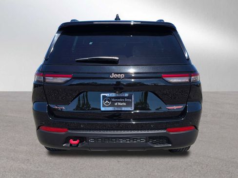 Used 2022 Jeep Grand Cherokee Trailhawk AWD/4WD image 4