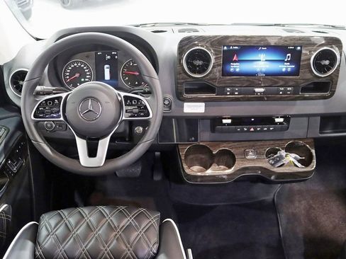 Used 2024 Mercedes-Benz Sprinter 3500 image 13