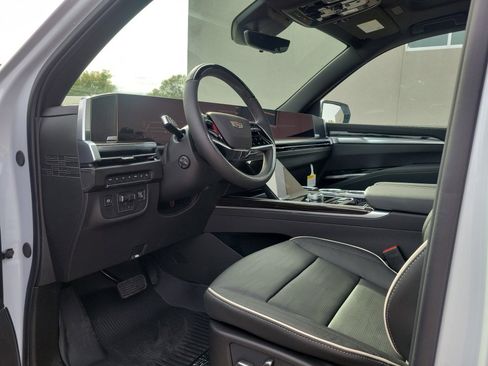 New 2026 Cadillac Escalade Luxury image 30