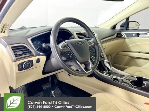 Used 2015 Ford Fusion SE w/ Equipment Group 202A FWD image 3