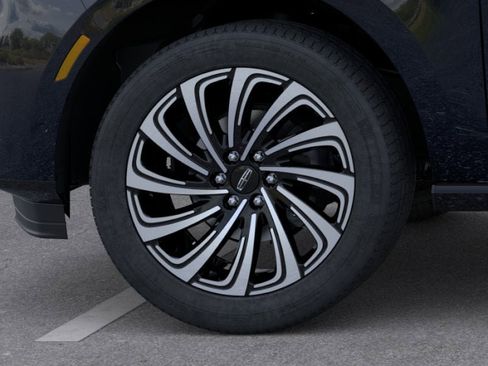 New 2026 Lincoln Navigator L Black Label AWD/4WD image 19