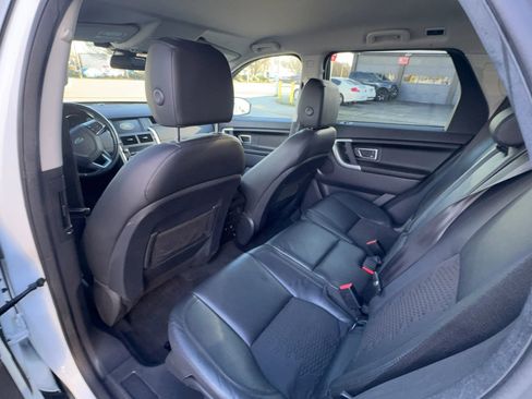 Used 2015 Land Rover Discovery Sport SE image 8