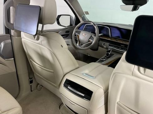 Used 2024 Cadillac Escalade ESV Sport Platinum AWD/4WD image 30
