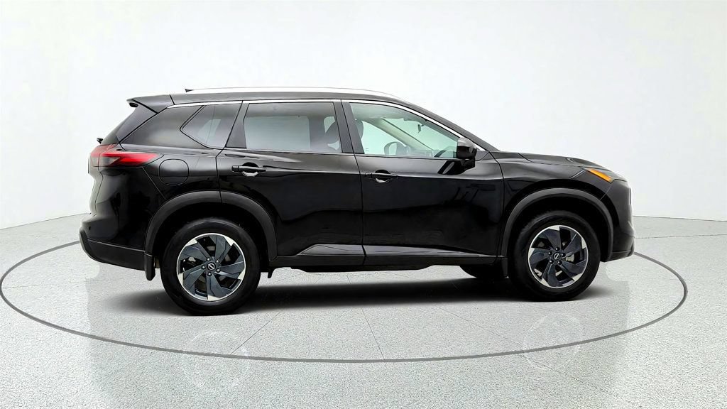 Used 2026 Nissan Rogue SV w/ SV Premium Package AWD/4WD image 4