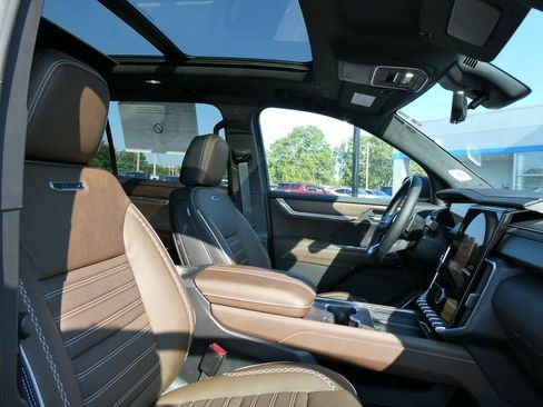 New 2026 GMC Acadia Denali Ultimate AWD/4WD image 12