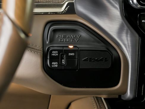 Used 2020 RAM 2500 Limited image 32