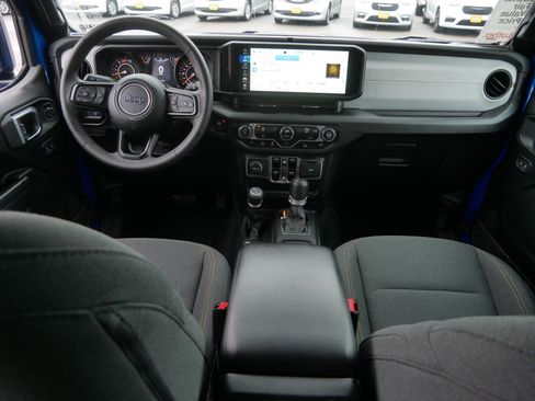 Used 2024 Jeep Wrangler Sport S image 10