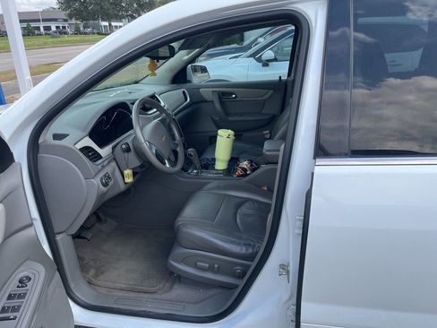 Used 2017 Chevrolet Traverse LT image 5