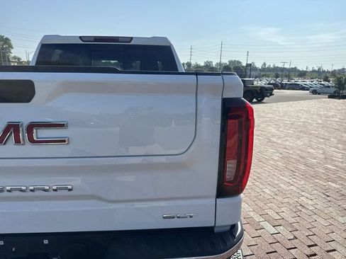 Used 2024 GMC Sierra 1500 SLT w/ SLT Premium Package AWD/4WD image 11