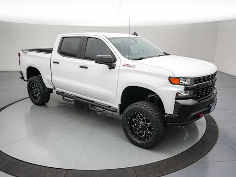 Used 2019 Chevrolet Silverado 1500 Custom Trail Boss w/ Custom Convenience Package AWD/4WD image 2