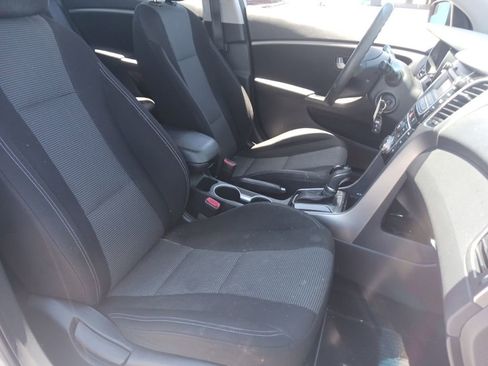 Used 2016 Hyundai Elantra GT FWD image 16