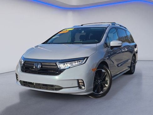 Used 2023 Honda Odyssey Elite image 2