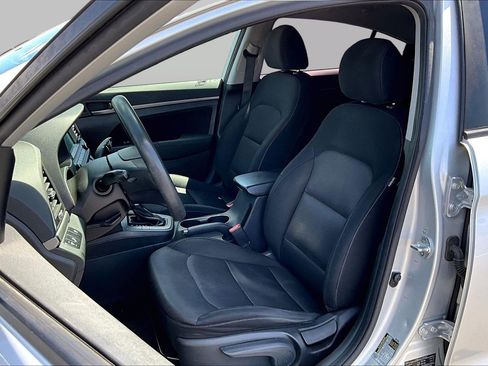 Used 2018 Hyundai Elantra SEL FWD image 11