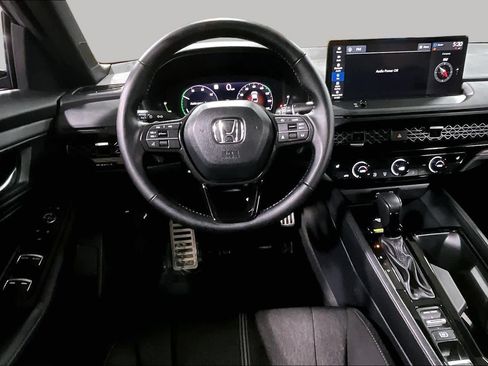 Used 2025 Honda Accord Sport image 6