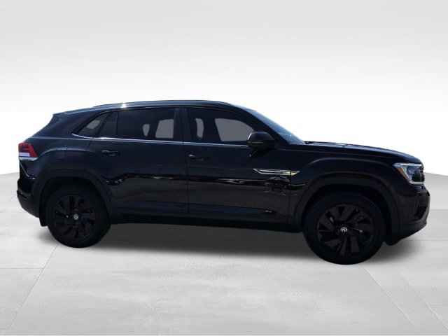 Used 2024 Volkswagen Atlas Cross Sport SE FWD image 2