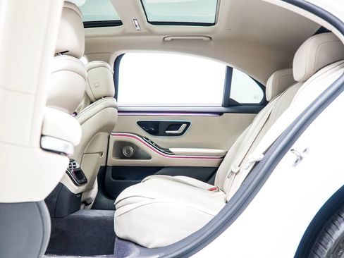 Used 2023 Mercedes-Benz S 500 4MATIC image 45