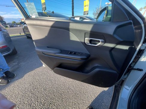 Used 2025 Kia K4 LXS image 18