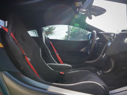 Used 2019 McLaren 600LT RWD image 13