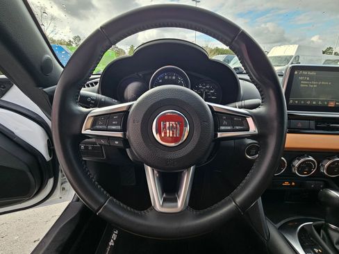 Used 2018 FIAT 124 Spider Lusso image 16