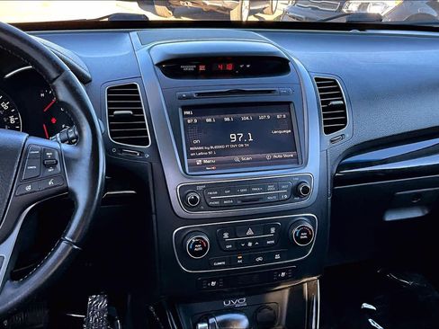Used 2014 Kia Sorento SX w/ 3rd Row Package image 6