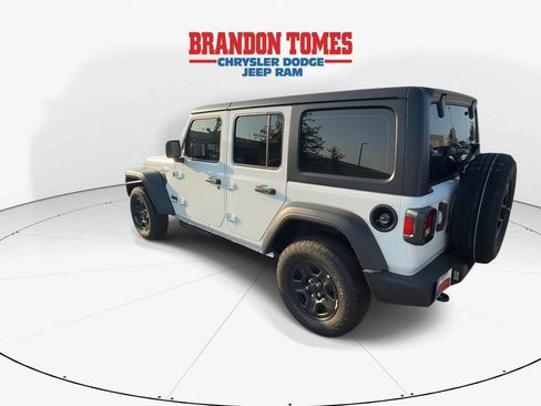 Used 2022 Jeep Wrangler Sport AWD/4WD image 7