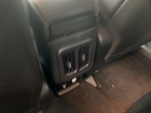 Used 2018 Jeep Compass Latitude w/ Popular Equipment Group AWD/4WD image 19