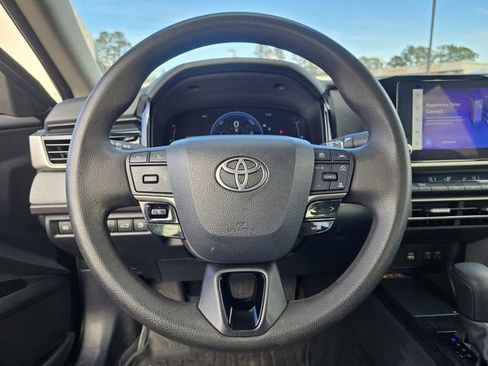 Used 2025 Toyota Camry LE image 22