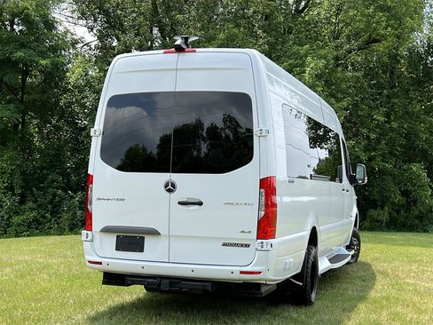 Used 2021 Mercedes-Benz Sprinter 3500 image 8