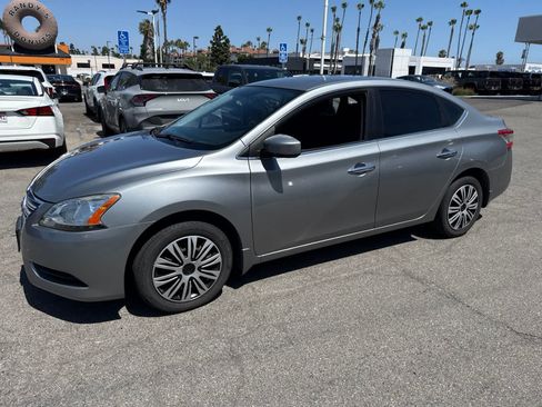 Used 2014 Nissan Sentra SV FWD image 25