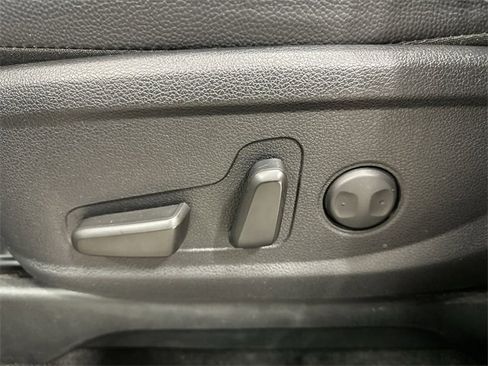 Used 2020 Hyundai Palisade SEL w/ Premium Package image 16