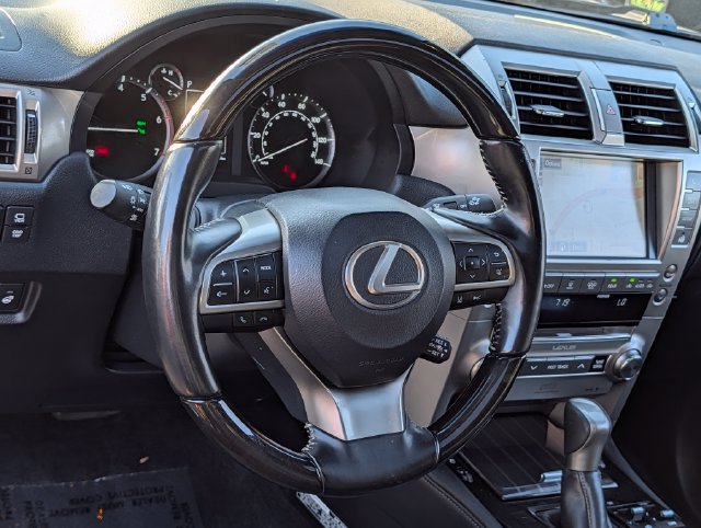 Used 2021 Lexus GX 460 Luxury w/ Sport Design Package AWD/4WD image 19