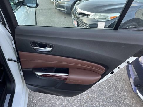 Used 2017 Acura TLX image 14
