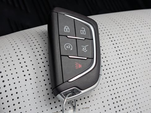 Certified 2024 Cadillac Lyriq Luxury AWD/4WD image 34