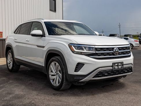Used 2023 Volkswagen Atlas Cross Sport SE w/ Panoramic Sunroof Package FWD image 4