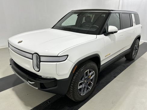 Used 2024 Rivian R1S Adventure AWD/4WD image 1