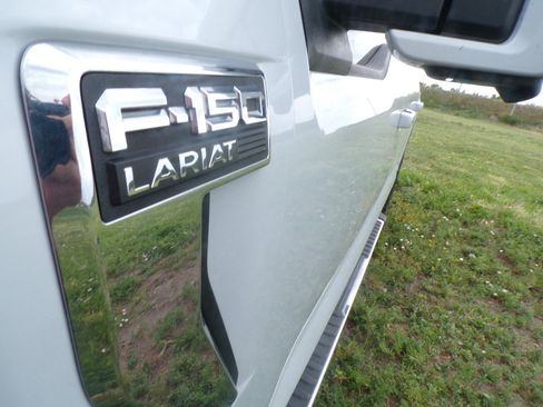 Used 2021 Ford F150 Lariat w/ Max Trailer Tow Package AWD/4WD image 9