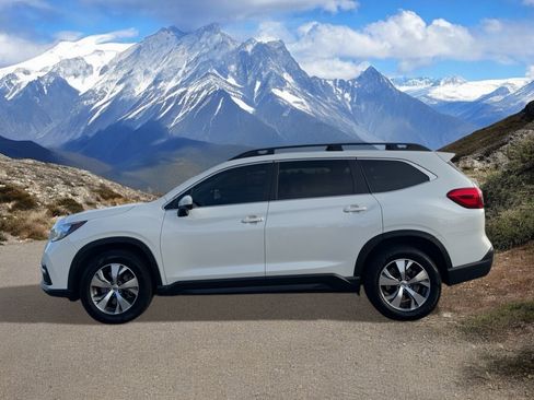 Used 2022 Subaru Ascent Premium w/ Convenience Package image 2