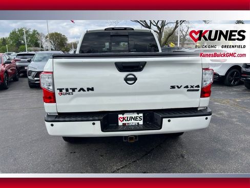 Used 2018 Nissan Titan XD AWD/4WD image 5